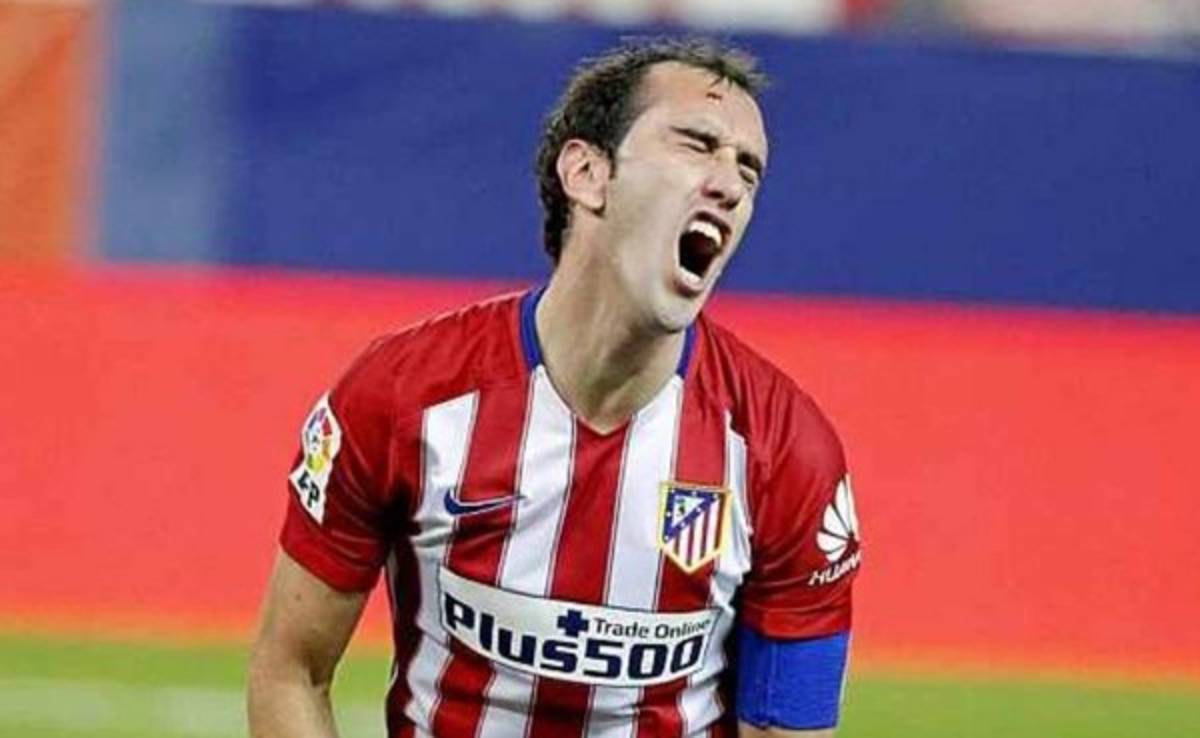 Diego Godín estará de baja los próximos tres partidos y es duda ante el Bayern Múnich