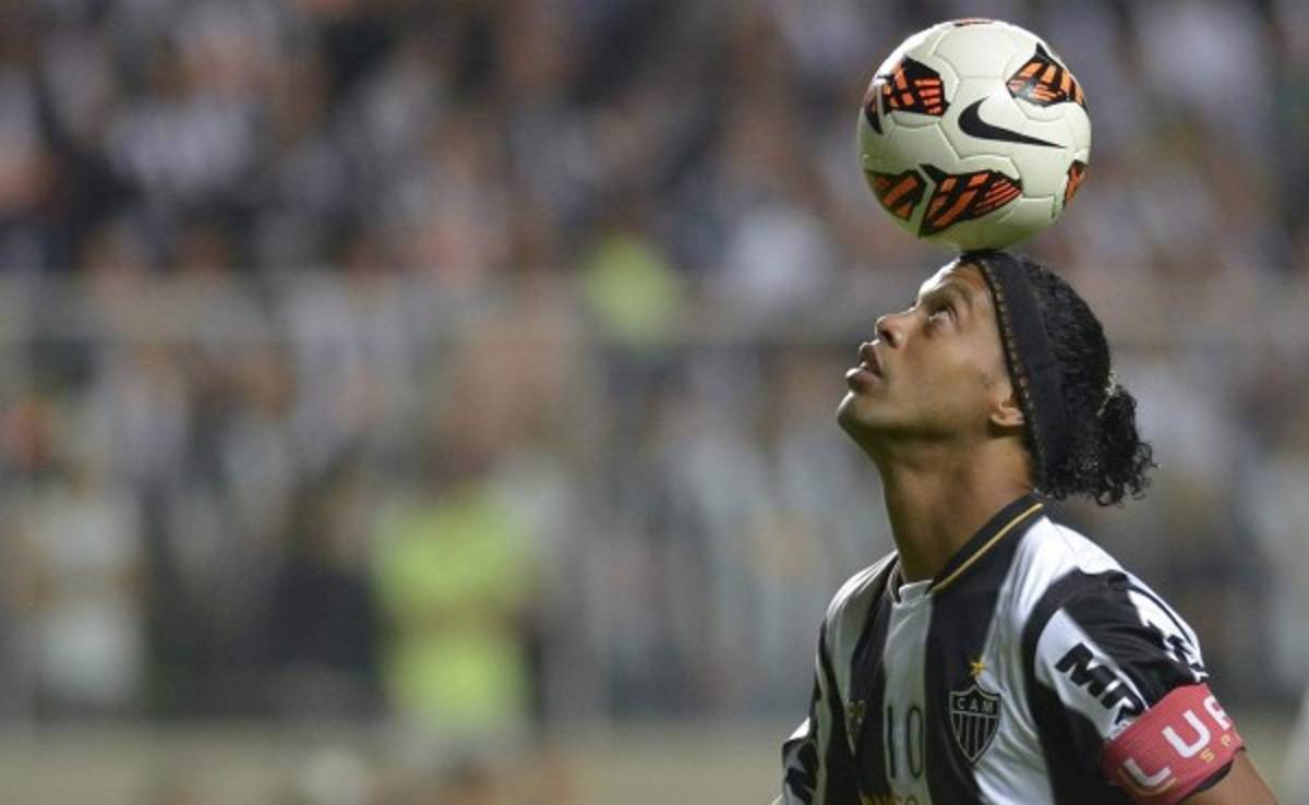 Ronaldinho podría sumarse al Palmeiras, dice prensa brasileña