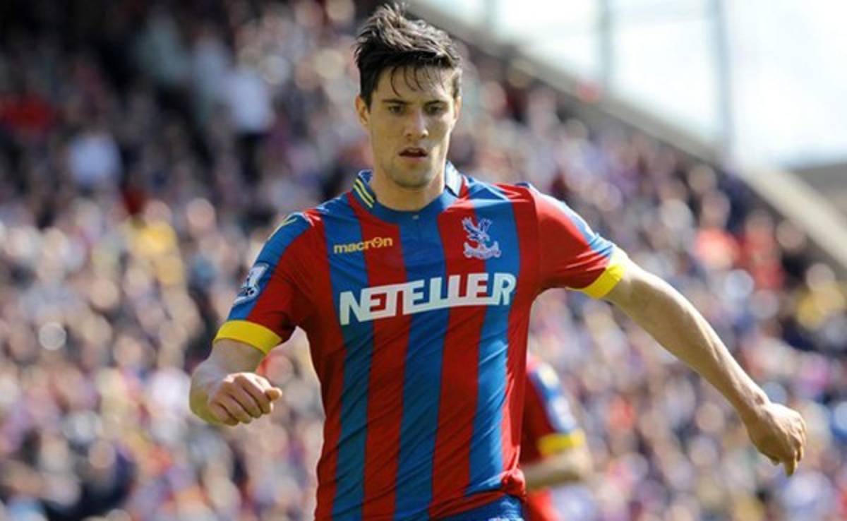 Martin Kelly, jugador del Crystal Palace sobrevivió a los ataques en París