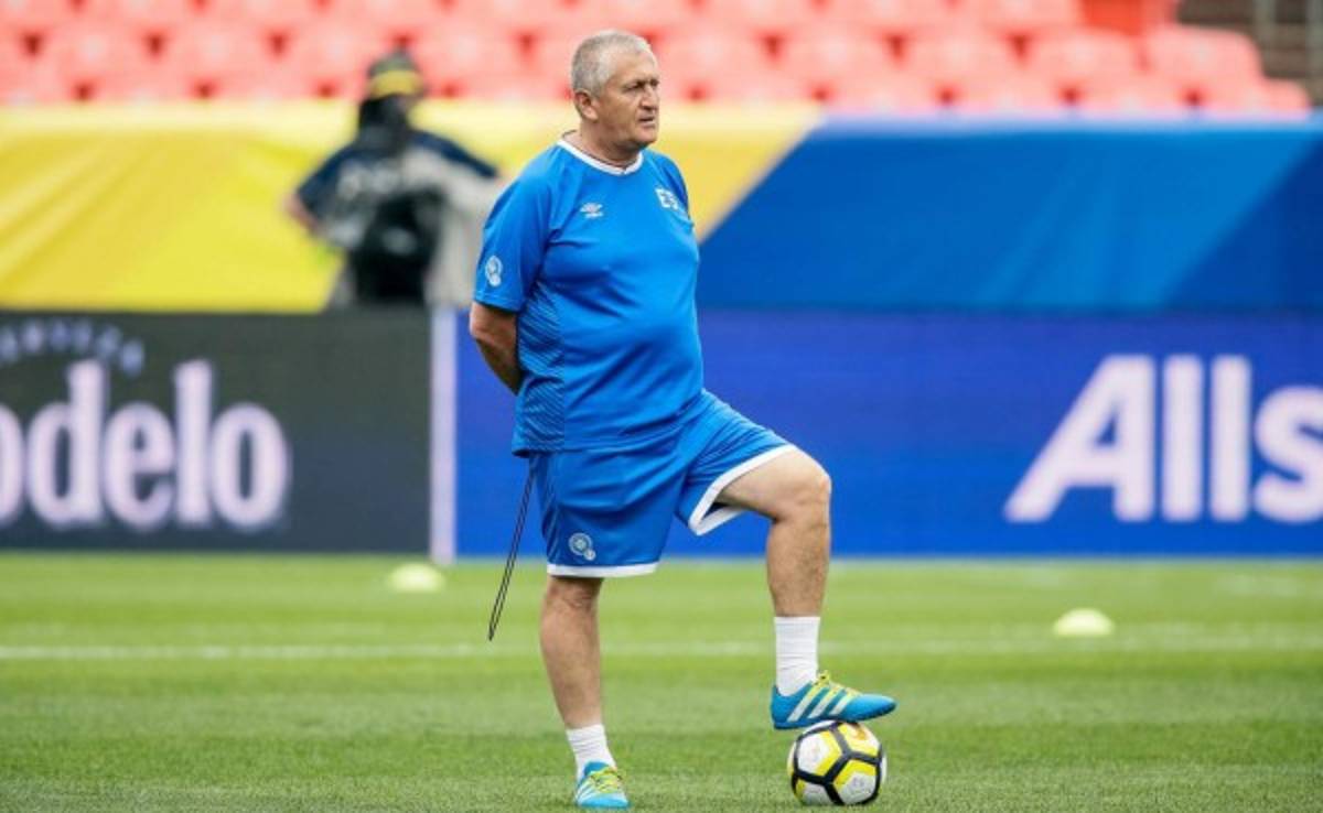 Técnico de El Salvador le da consejos a Costa Rica para enfrentar a Estados Unidos