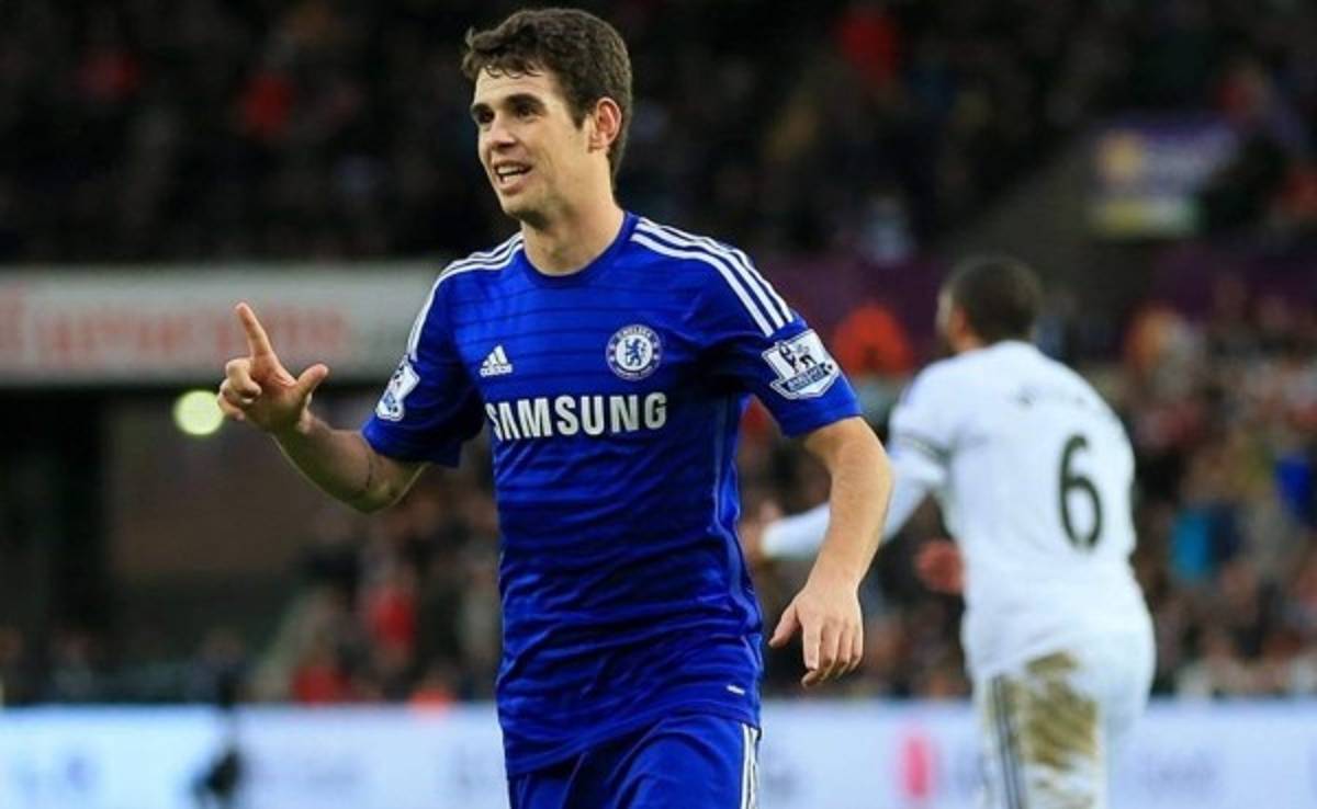 Oscar descarta una salida del Chelsea, en el que está 'muy feliz'