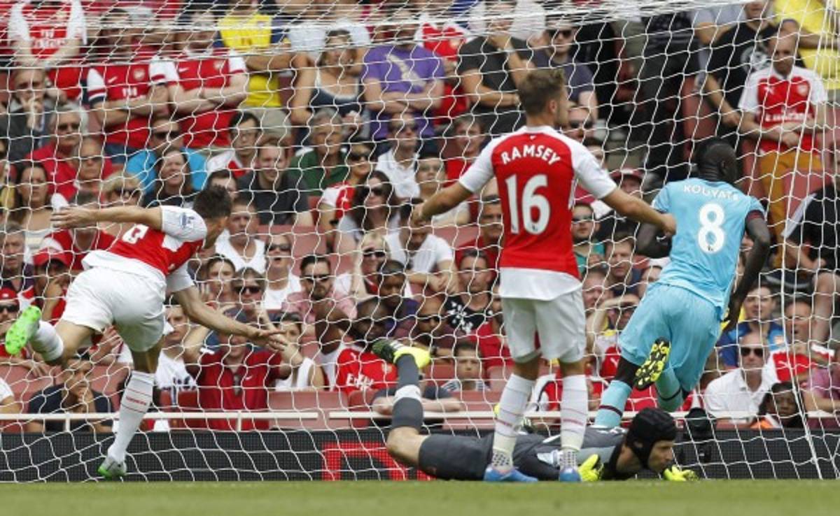 Arsenal perdió en casa ante el West Ham en su debut de la Premier