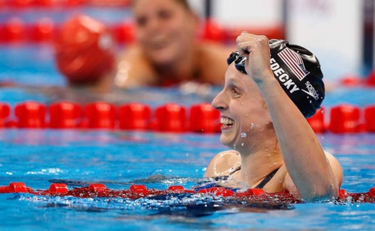 Katie Ledecky destroza los 800 metros libres e impone nuevo récord