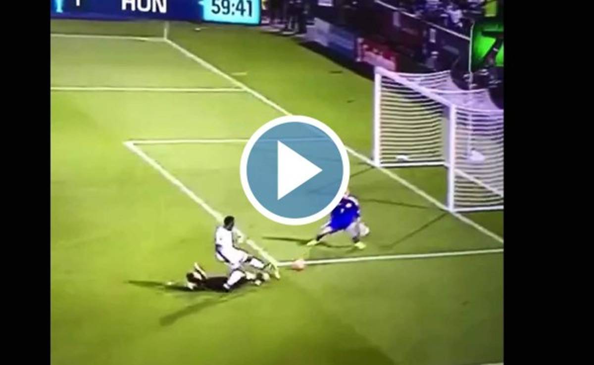 VIDEO: Alberth Elis definió por la cocina del portero mexicano y puso el 1-1 para Honduras