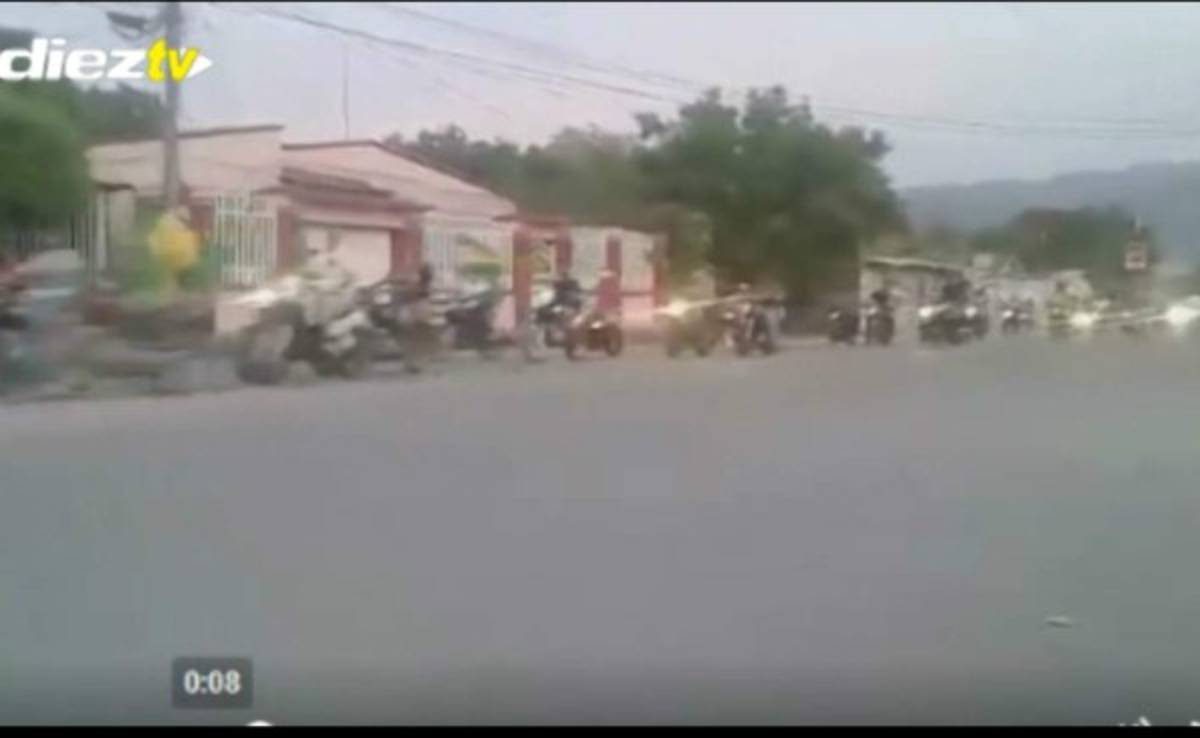 Con caravana de motos celebran en Olanchito el ascenso de Social Sol