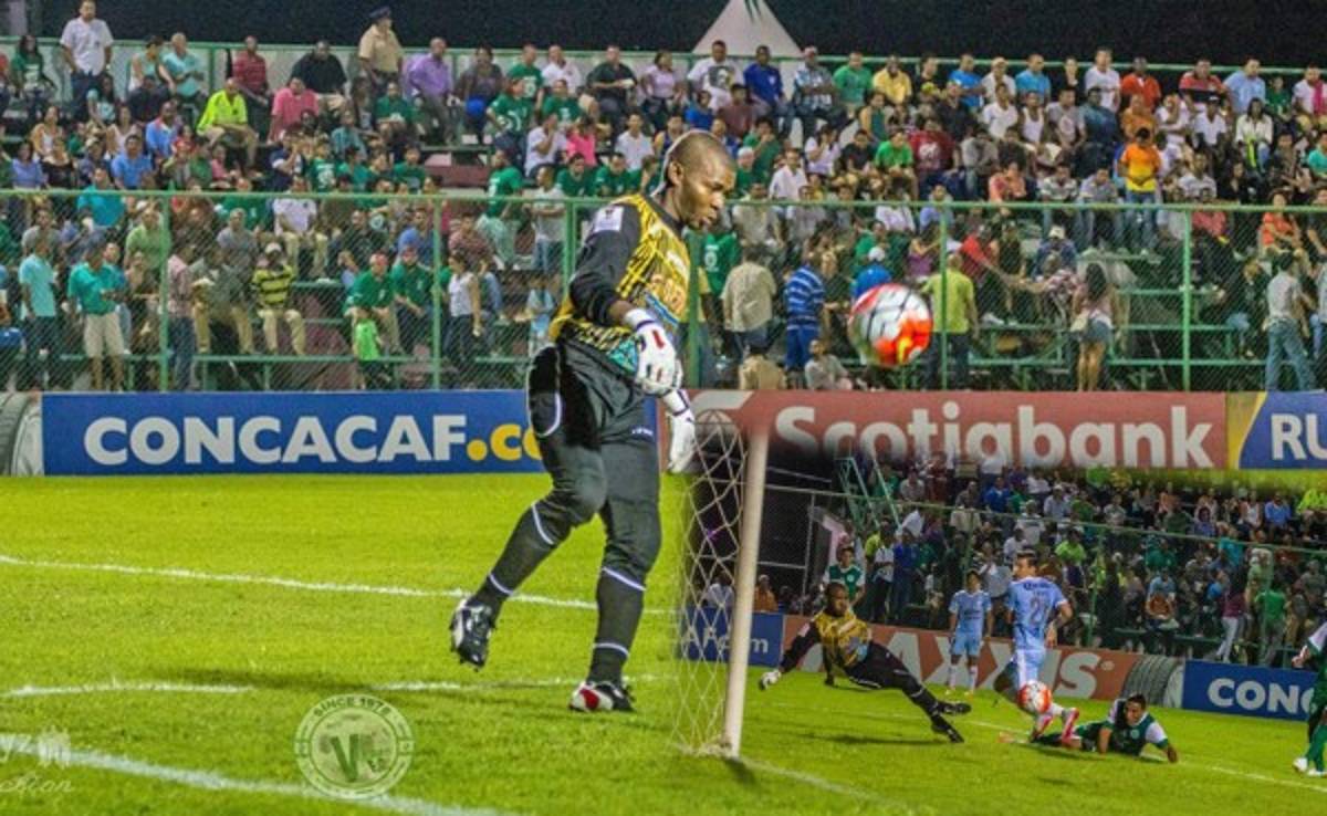 Portero hondureño deslumbra en la Concacaf con equipo de Belice
