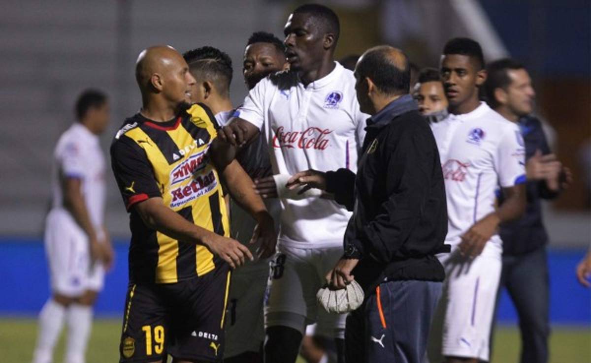 VIDEO: El conato de bronca entre jugadores del Olimpia y Real España