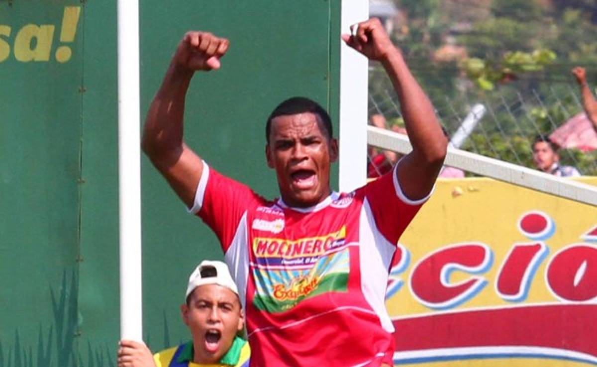 Rony Martínez le salvó la cabeza a Marvin Solano con su doblete sobre Juticalpa