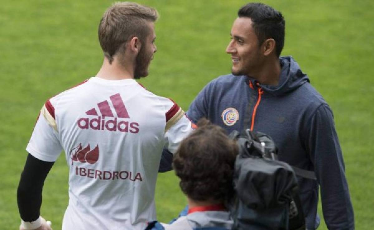 Iker, Keylor y De Gea se saludan antes del entrenamiento España-Costa Rica