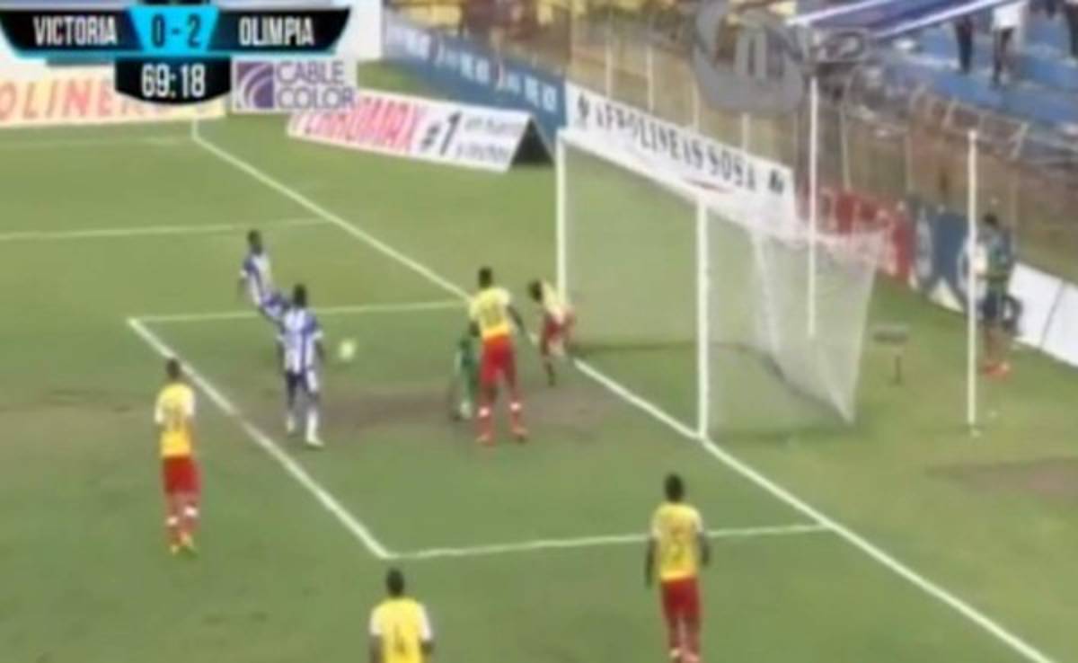 VIDEO: Increíble falló de Víctor Ortiz contra el Olimpia