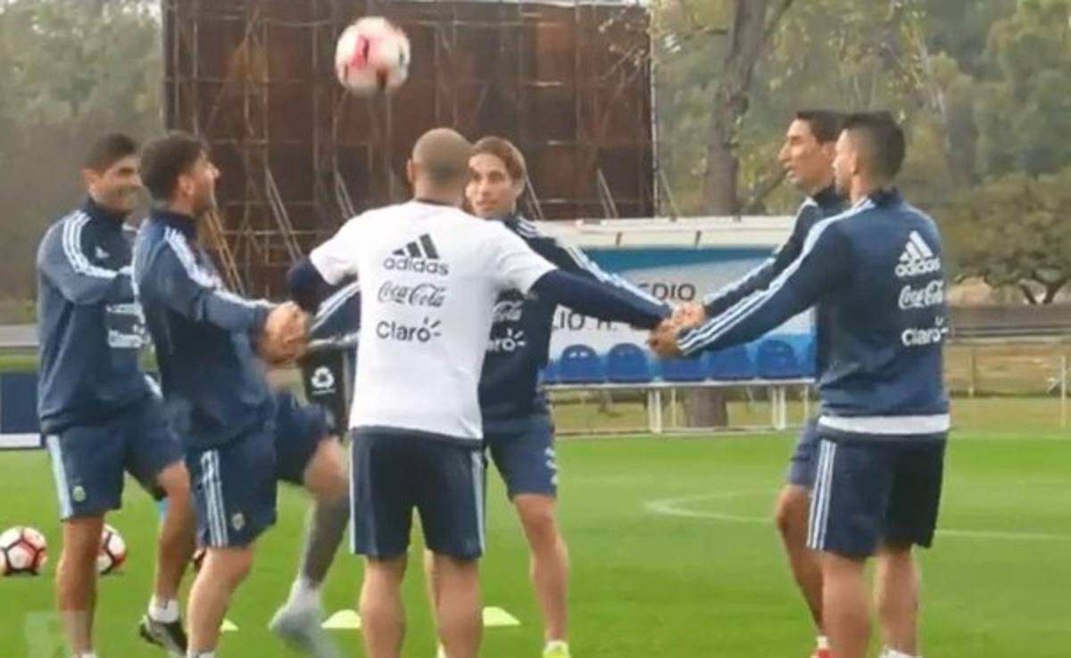 Así se divierte Messi y sus compañeros antes de enfrentar a Honduras  
