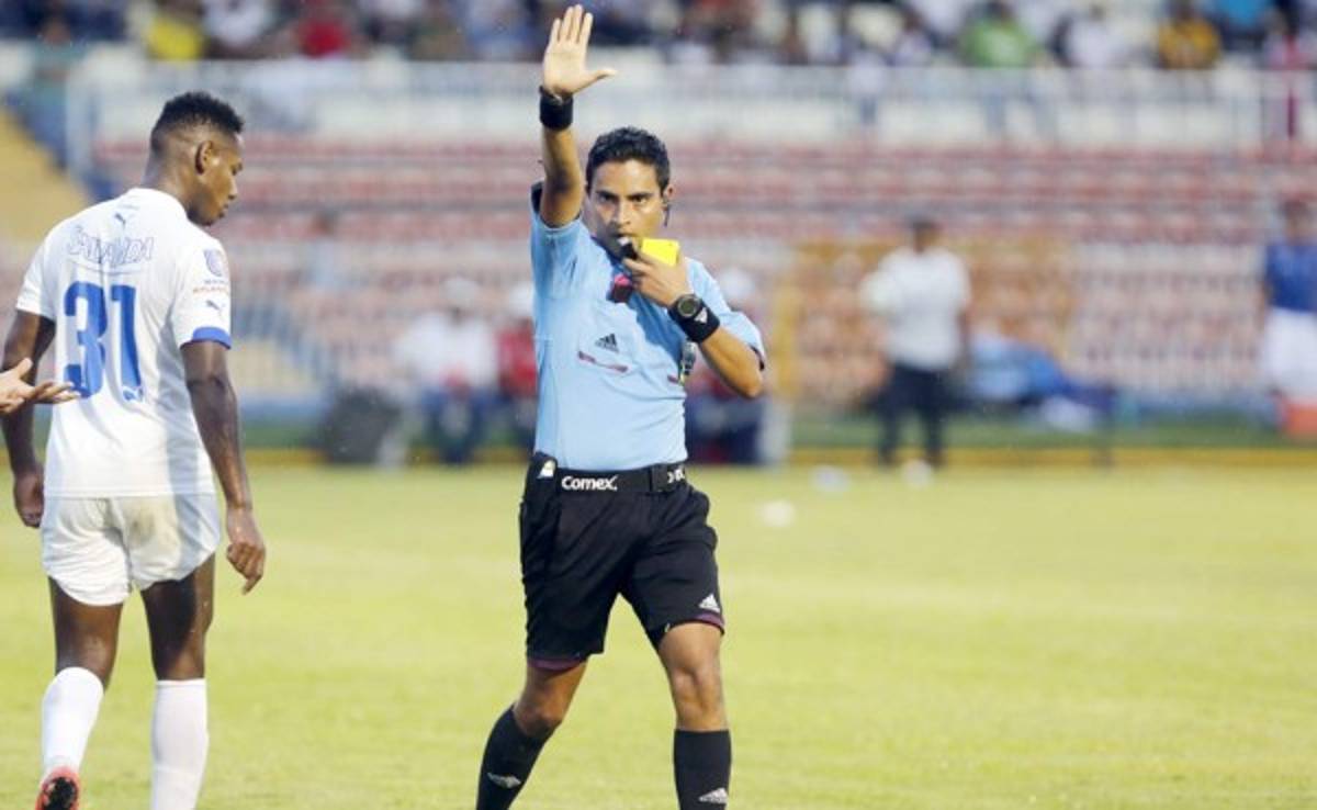 VIDEO: Saíd Martínez sanciona dos penales en tres minutos