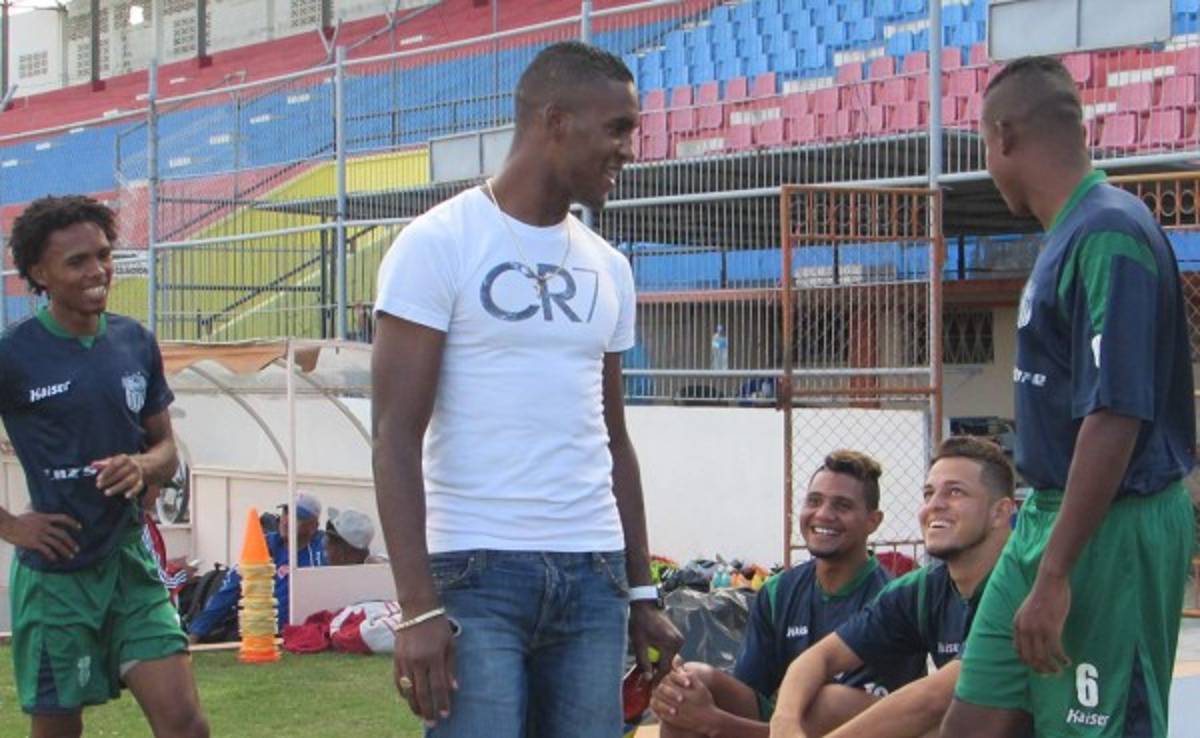 Beckeles: 'La afición debe entender que hay buena selección y clasificaremos al Mundial'