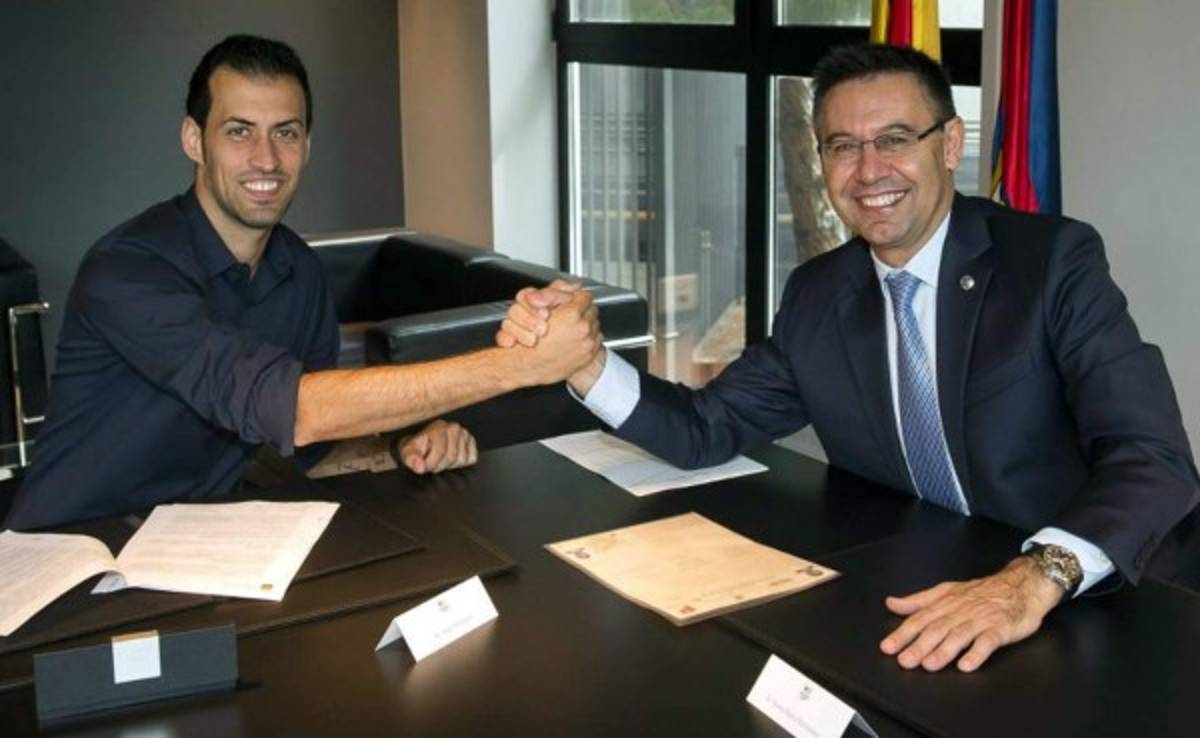 Sergio Busquets firma su renovación hasta 2021 con Barcelona