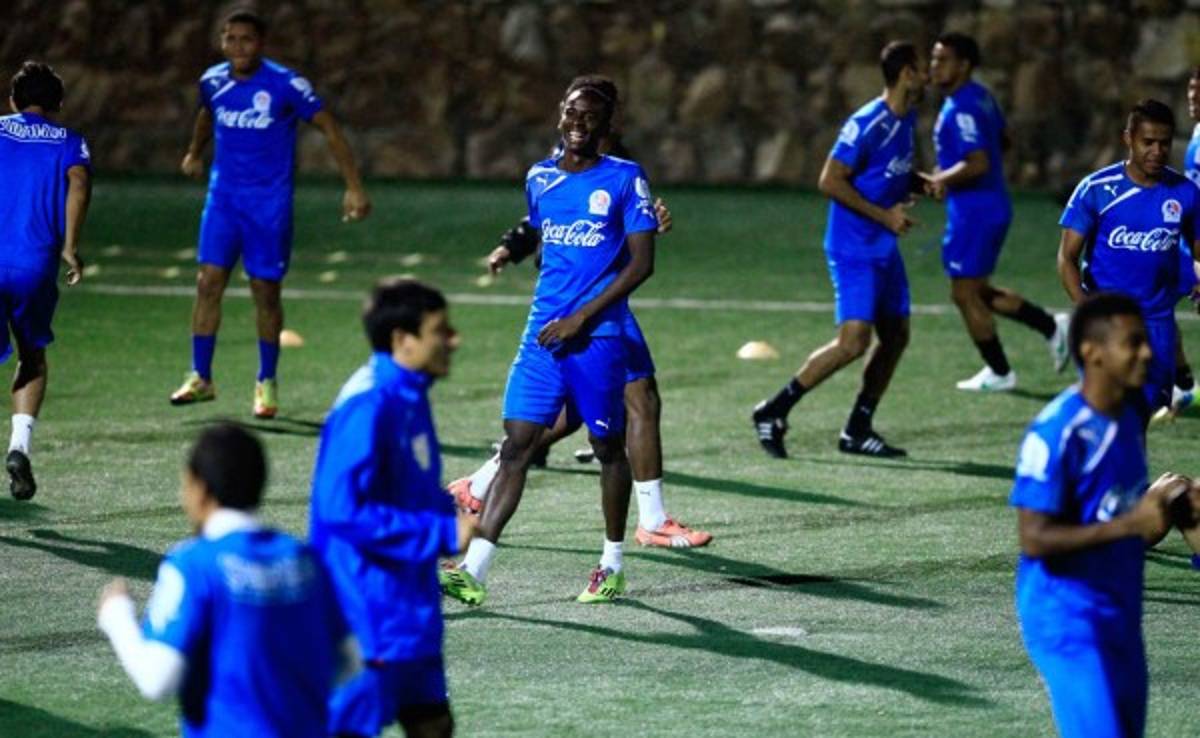 Olimpia entrena de noche y en cancha sintética pensando en Herediano  