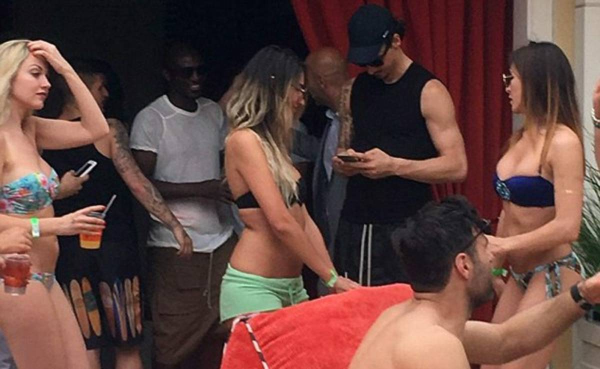 Estrellas del PSG celebran Copa de Liga con mujeres en bikini en Las Vegas