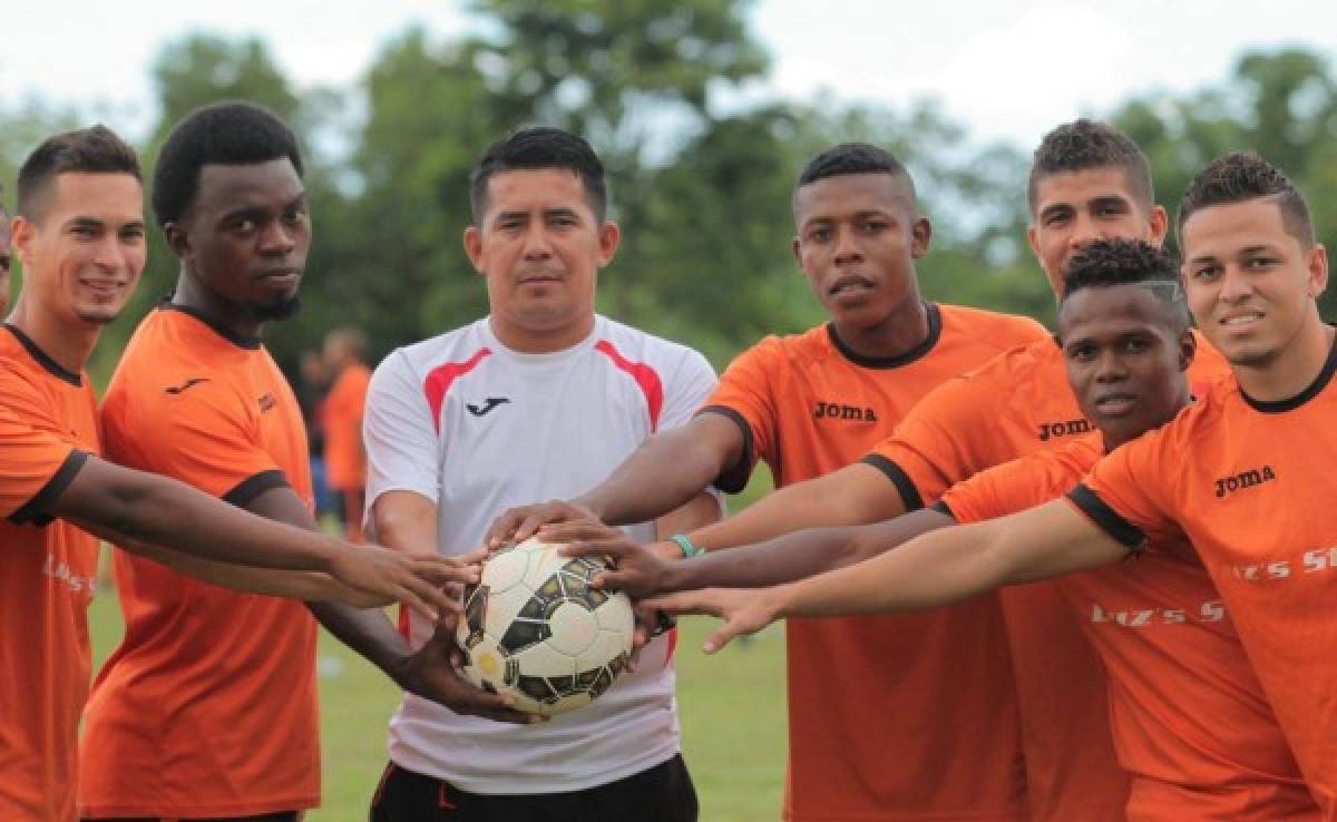 Vida se la jugará con futbolistas jóvenes, anuncia el entrenador Elvin López