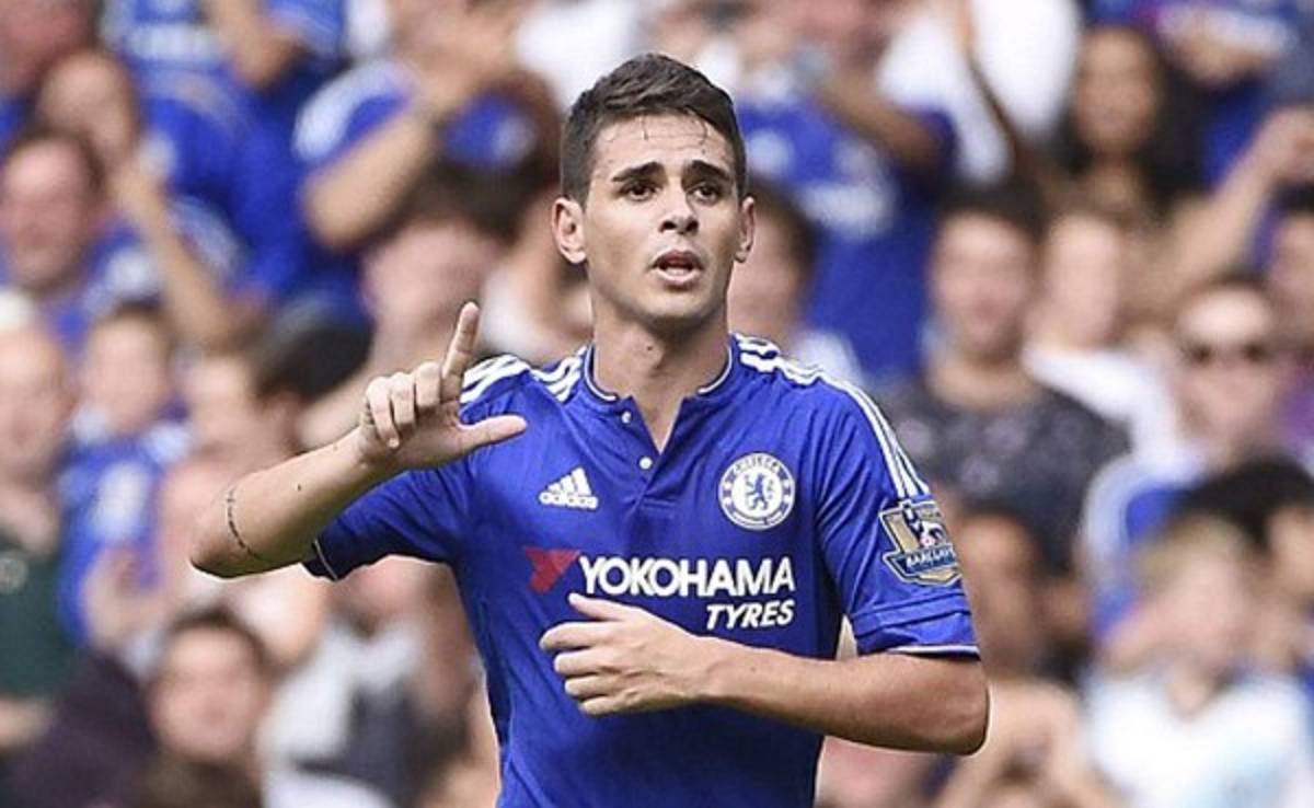 Oscar firma su primer 'hat trick' en Inglaterra para clasificar al Chelsea