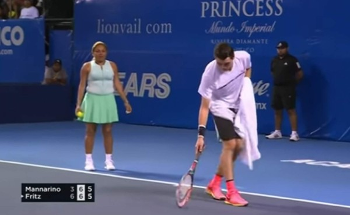 La increíble acción de una recogepelotas en el Abierto de Acapulco en México