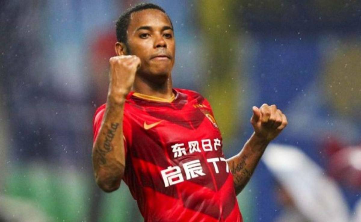 Robinho regresa a Brasil y ficha por el Atlético Mineiro