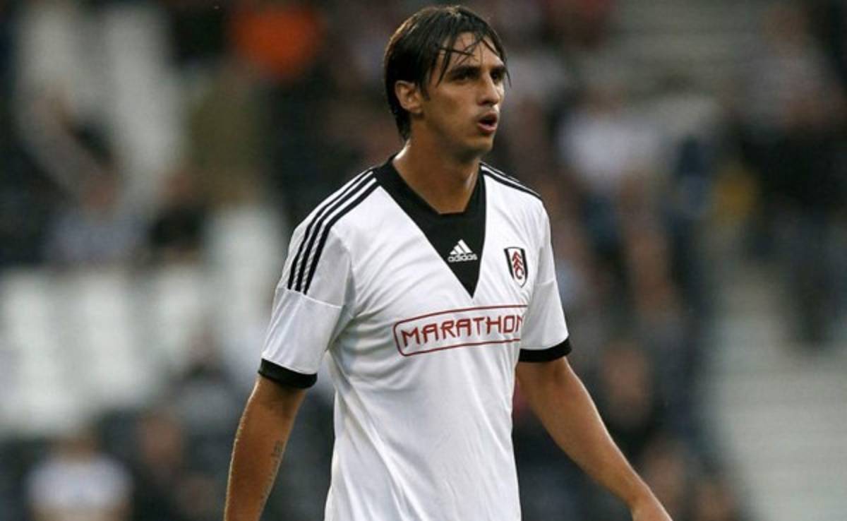 Fulham confirma que varios equipos han mostrado interés en Bryan Ruiz