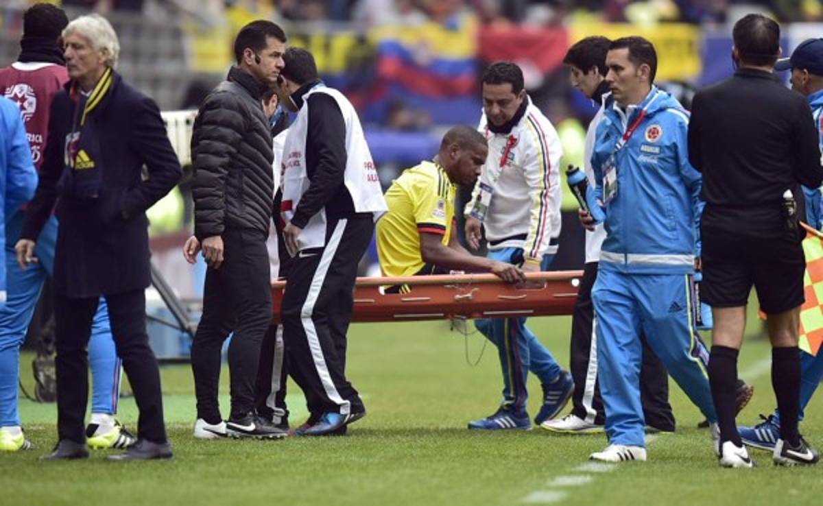 VIDEO: Colombiano Edwin Valencia se pierde el resto de Copa América por lesión