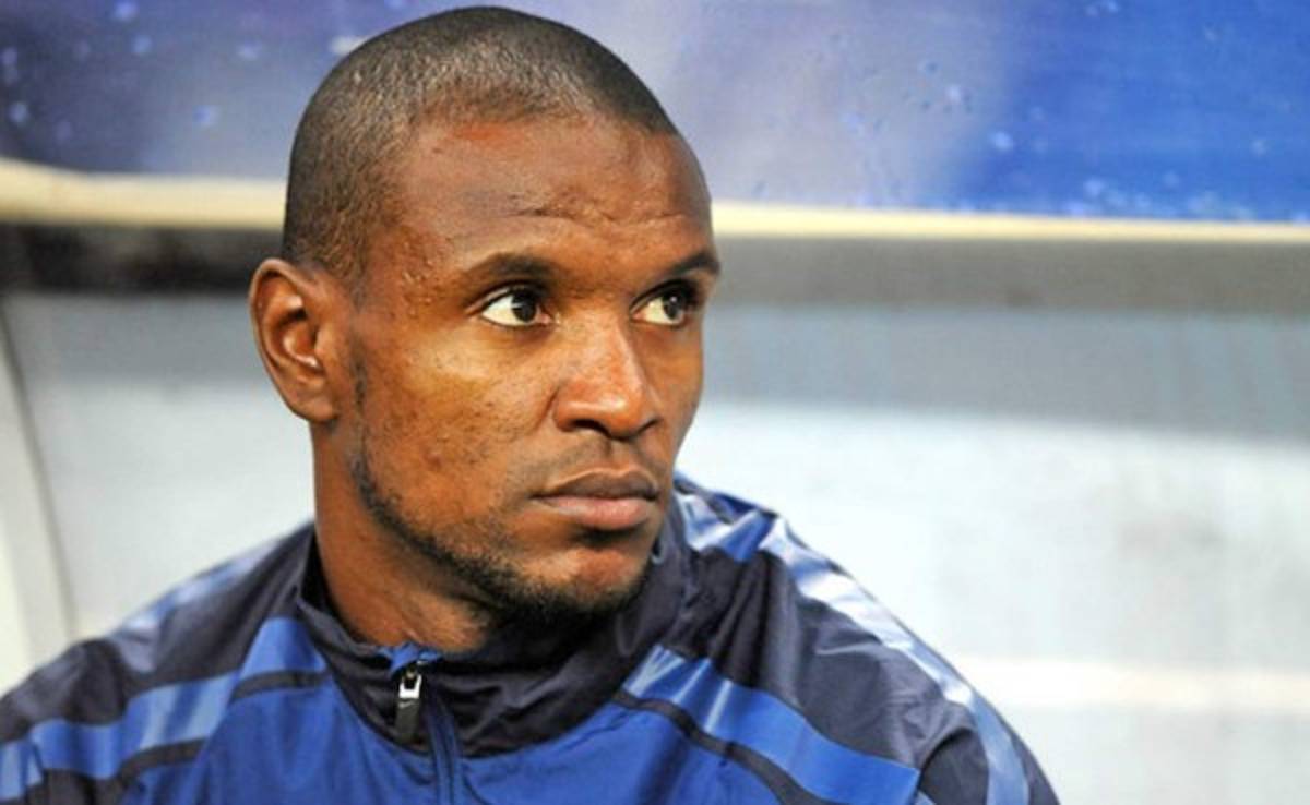 Abidal regresará al Barcelona para trabajar en fuerzas básicas