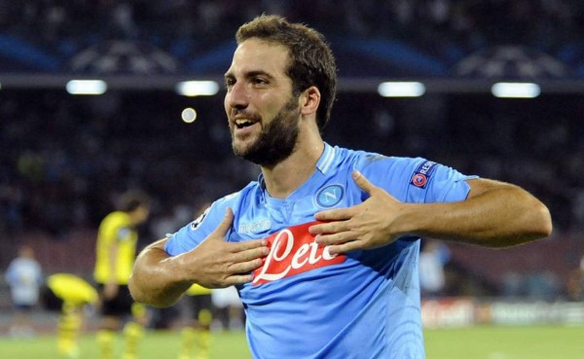 Liverpool podría fichar al argentino Gonzalo Higuaín