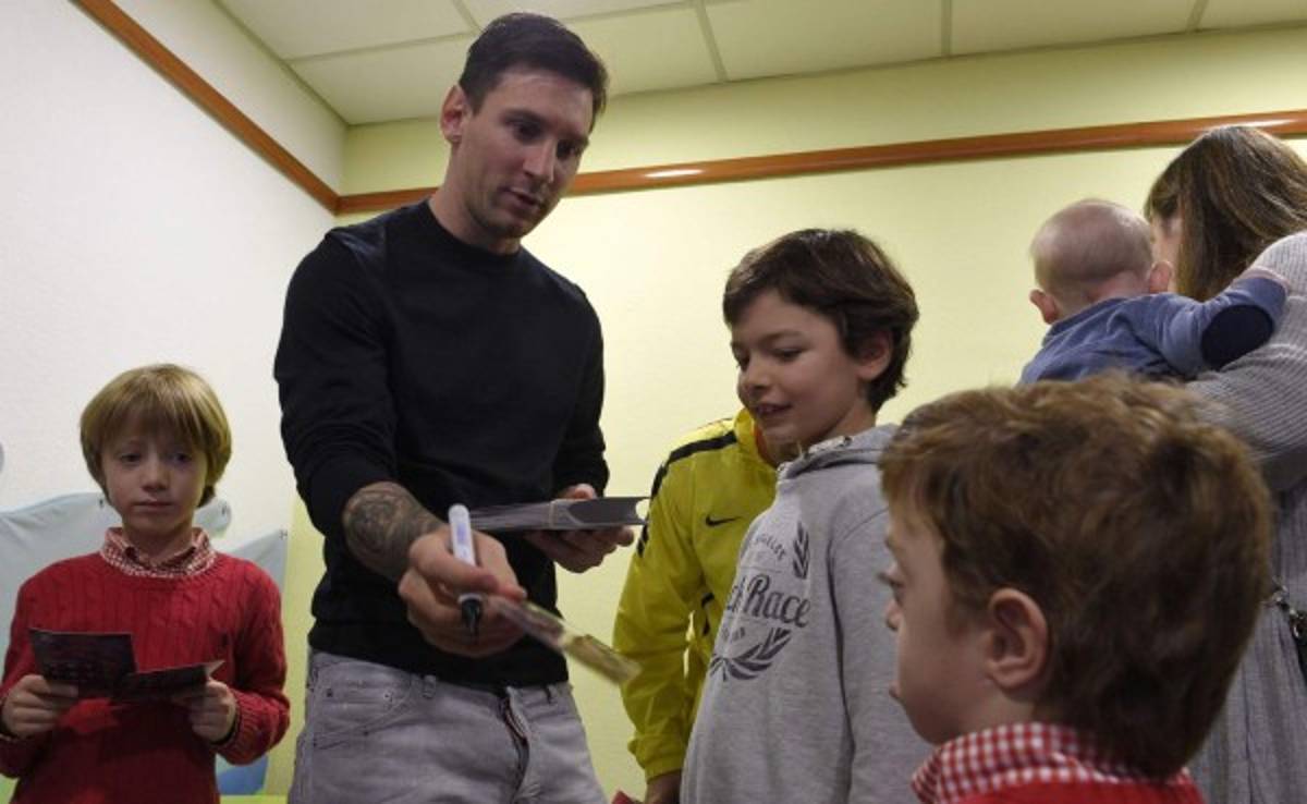 El Barcelona realizó su tradicional visita a los hospitales