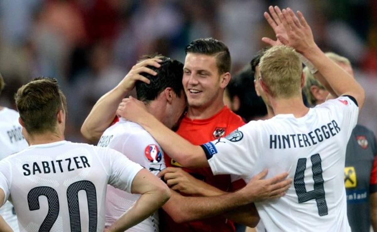 Austria deja al borde del precipicio a Rusia y a Capello