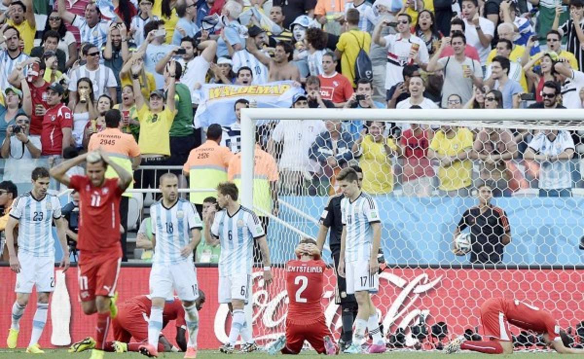 VIDEO: El cabezazo que le paró el corazón a toda Argentina