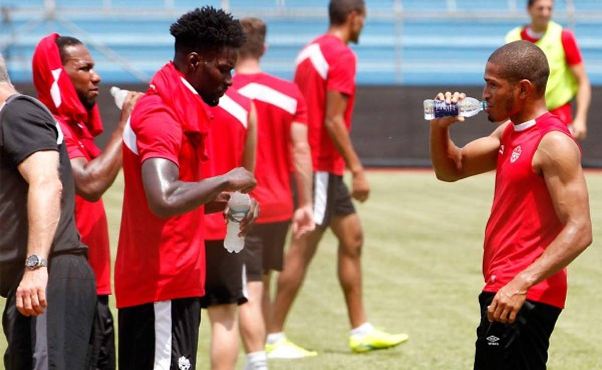 Selección de Canadá se prueba en la caldera del estadio Olímpico
