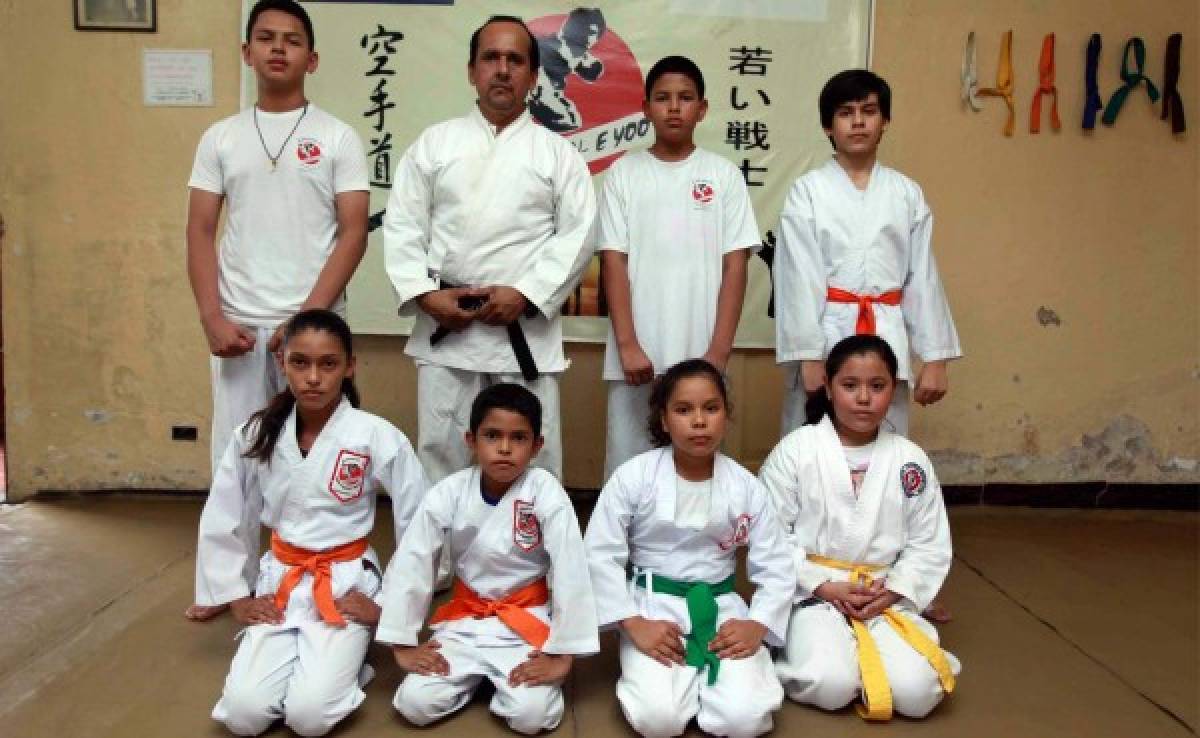 Karatecas sampedranos viajan a Estados Unidos en busca de gloria