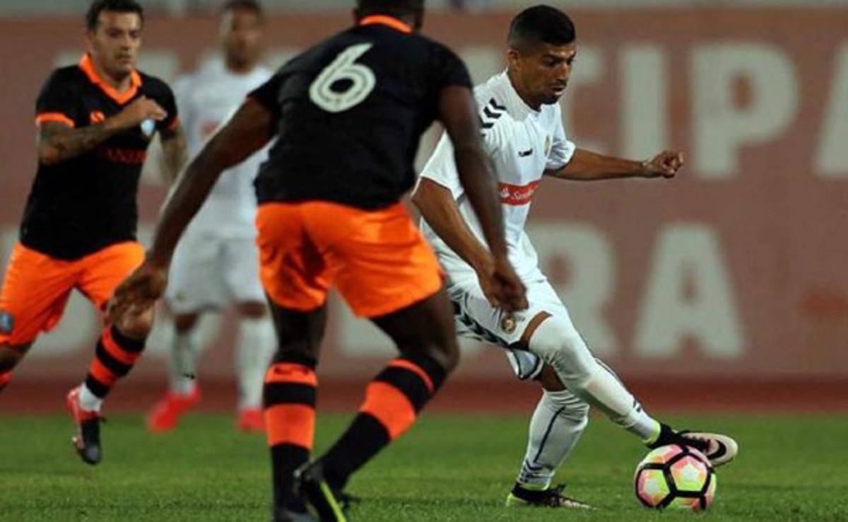 Salvadoreño Nelson Bonilla marca gol en Portugal y se lo dedica a su patria