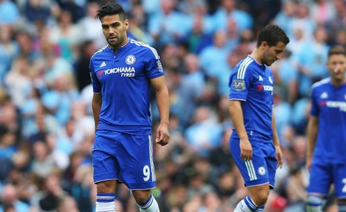 Radamel Falcao vive una pesadilla en Inglaterra y se vuelve a lesionar