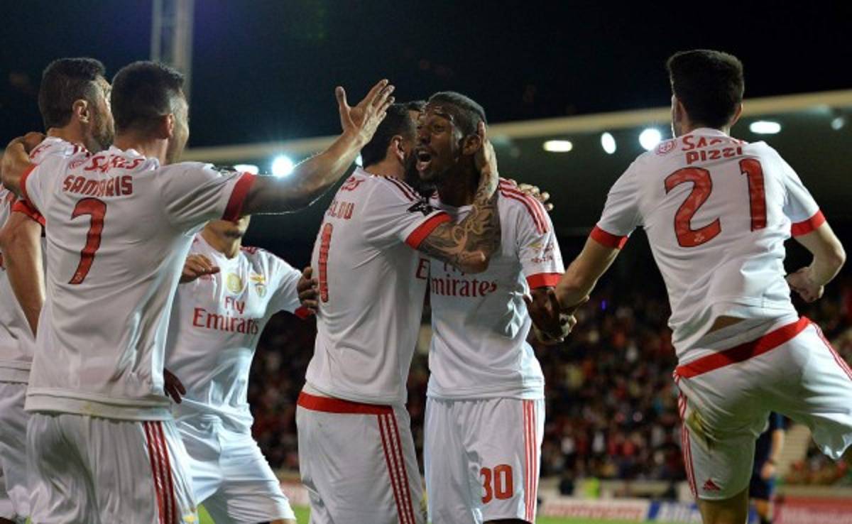 El Benfica vence al Marítimo y recupera el liderato a una jornada del final