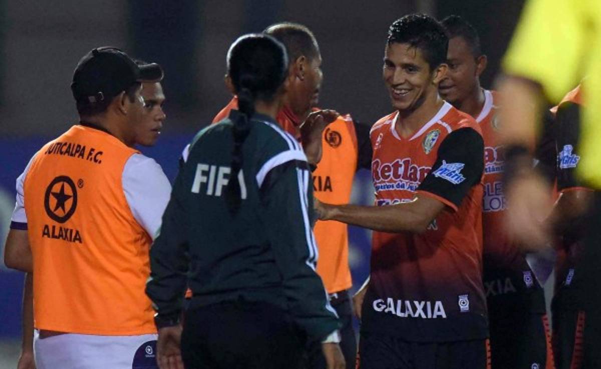 Con 'El Supermán', Juticalpa liquida a Platense y vuela al repechaje