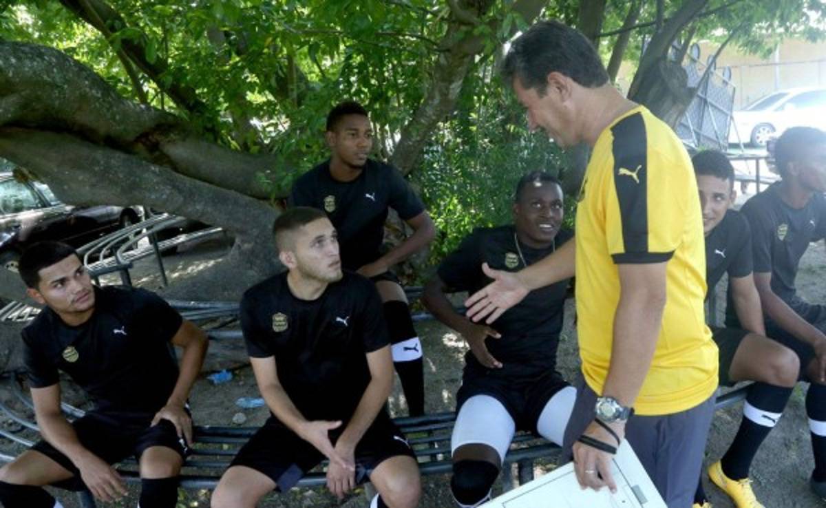 Mauro espera tener listo el plantel este miércoles