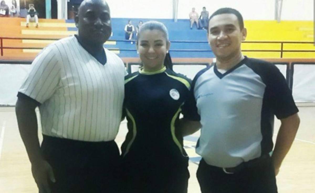 Alejandra Canelas, la árbitro hondureña que sueña con estar en la WNBA