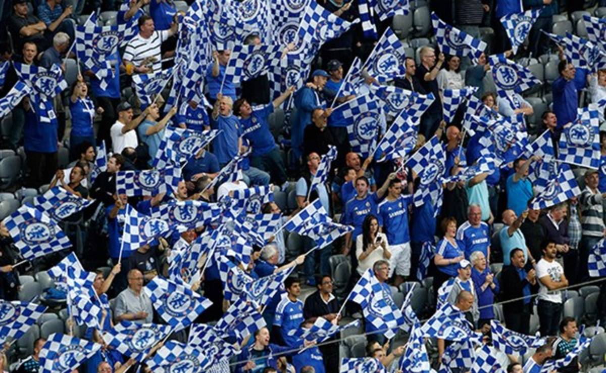 Policía británica abre investigación por gritos racistas de afición del Chelsea