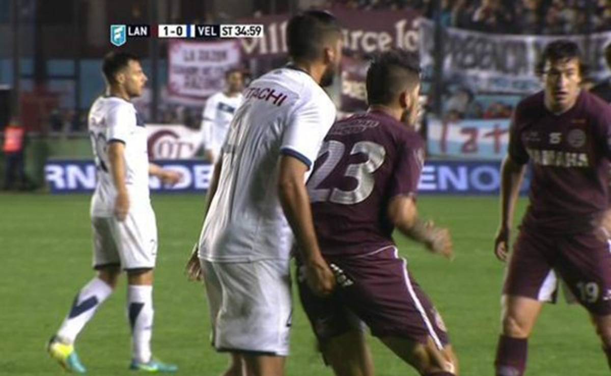 Polémica en Argentina porque un futbolista hizo un 'Gonzalo Jara'