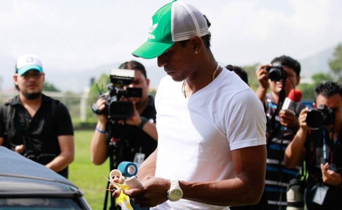 Carlo Costly cumplirá tres meses inactivo y no tiene ofertas