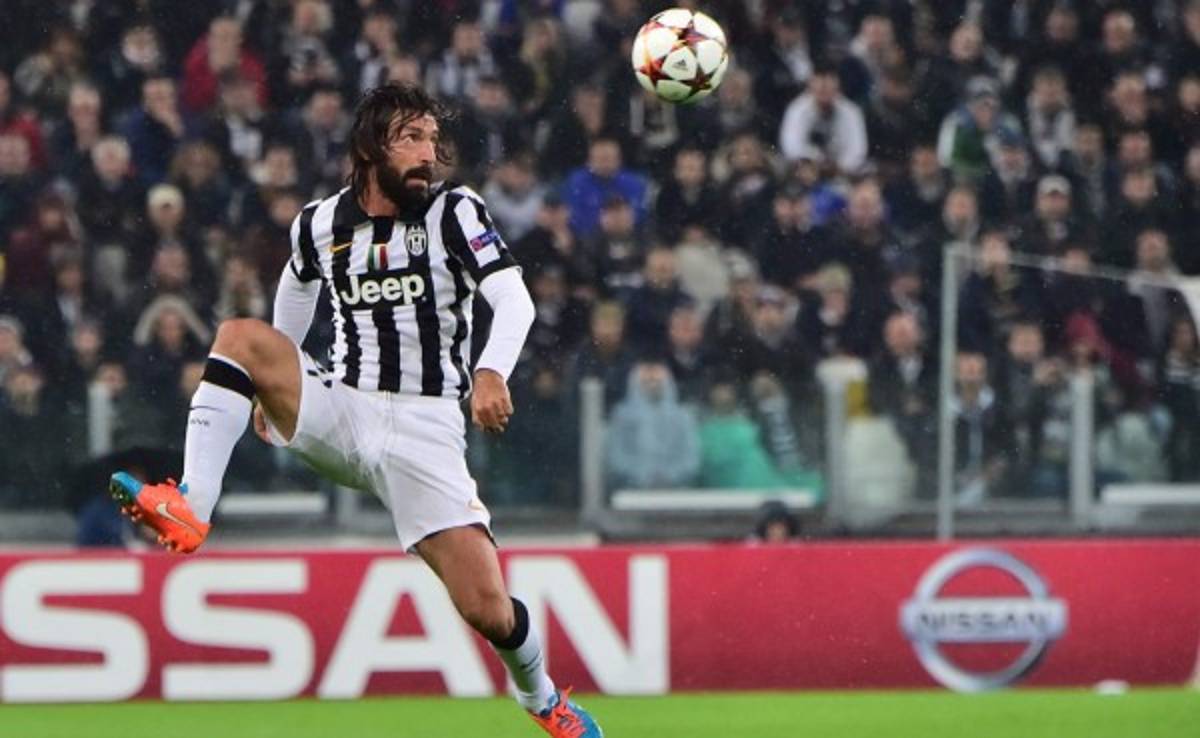 VIDEO: Andrea Pirlo hace un golazo en su partido 100 de Champions