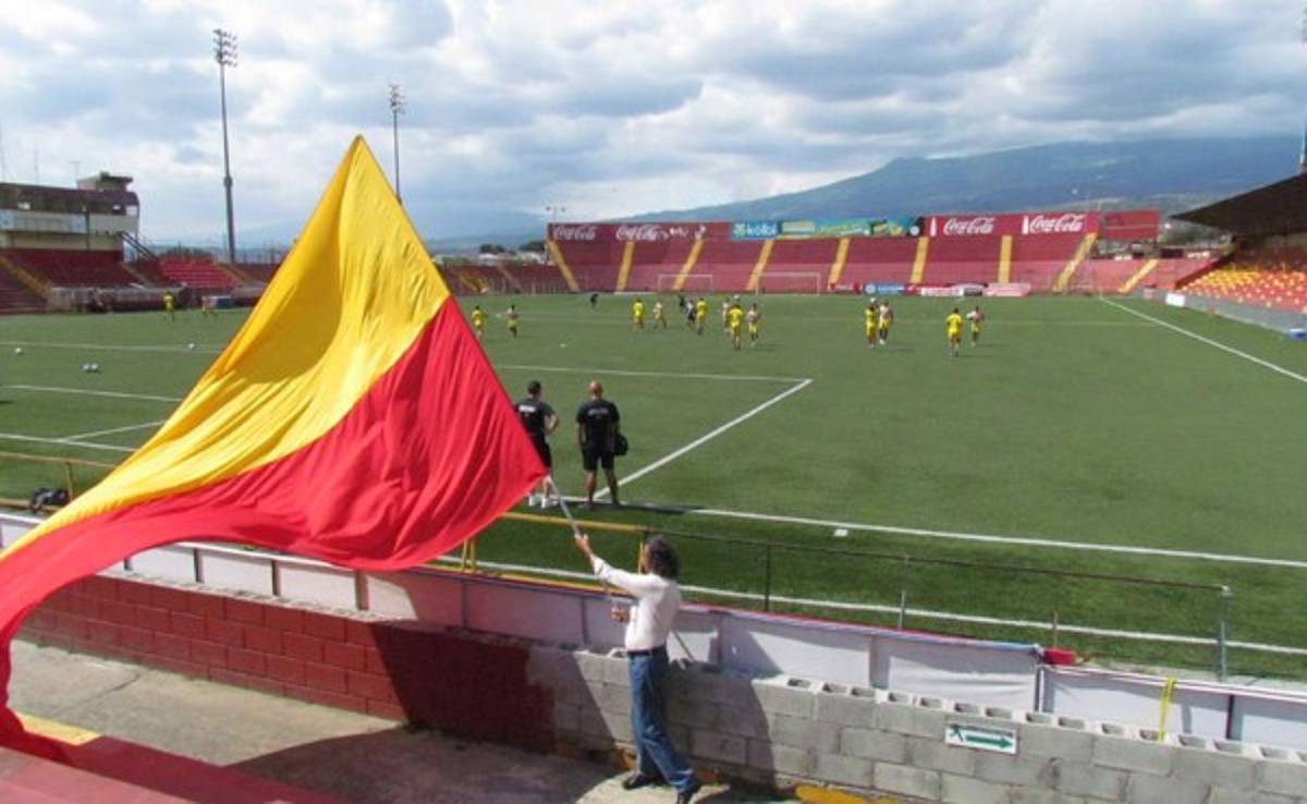Fría venta de boletos para el Herediano-Olimpia en Costa Rica