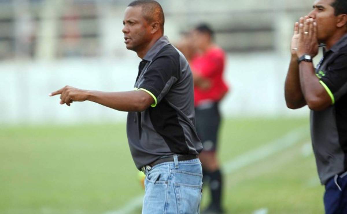 'Teddy' Lozano desconoce si continuará al frente del Victoria