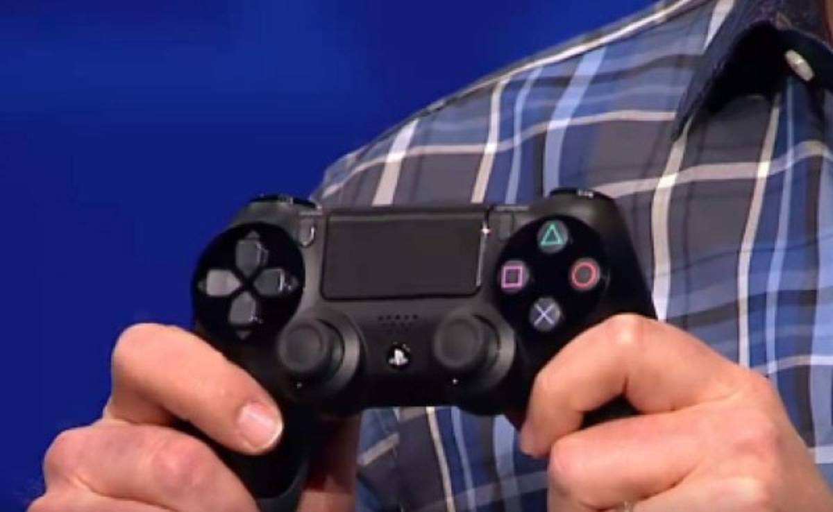 Adaptan un mando de PS4 para un jugador con parálisis cerebral