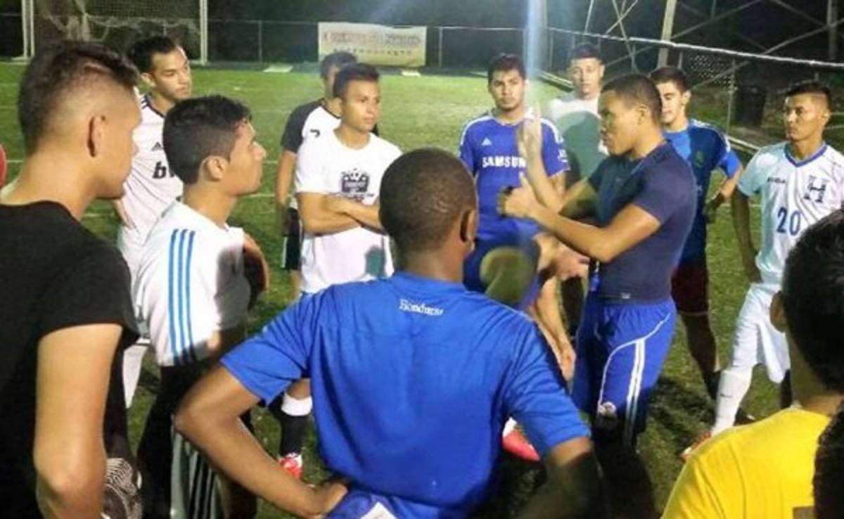 Rambo de León, campeón en liga burocrática en Houston