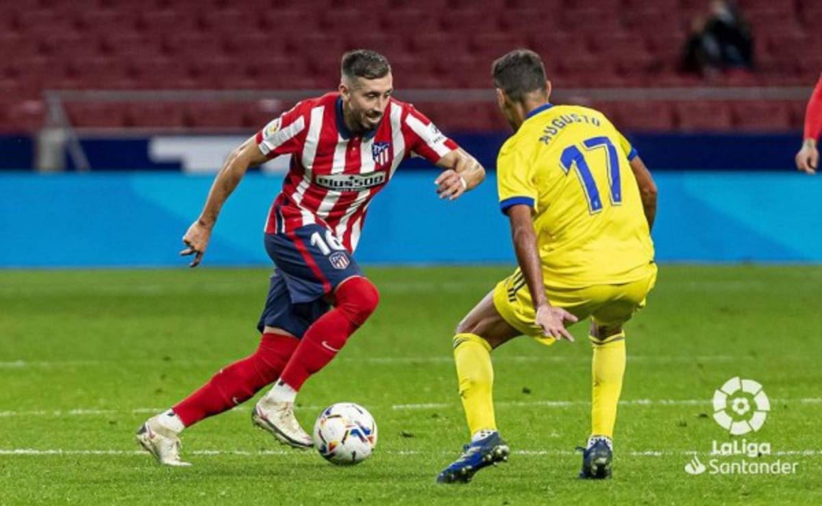 Fotos: Choco Lozano mete garra ante el Atlético, pero el Cádiz se lleva una paliza del Wanda