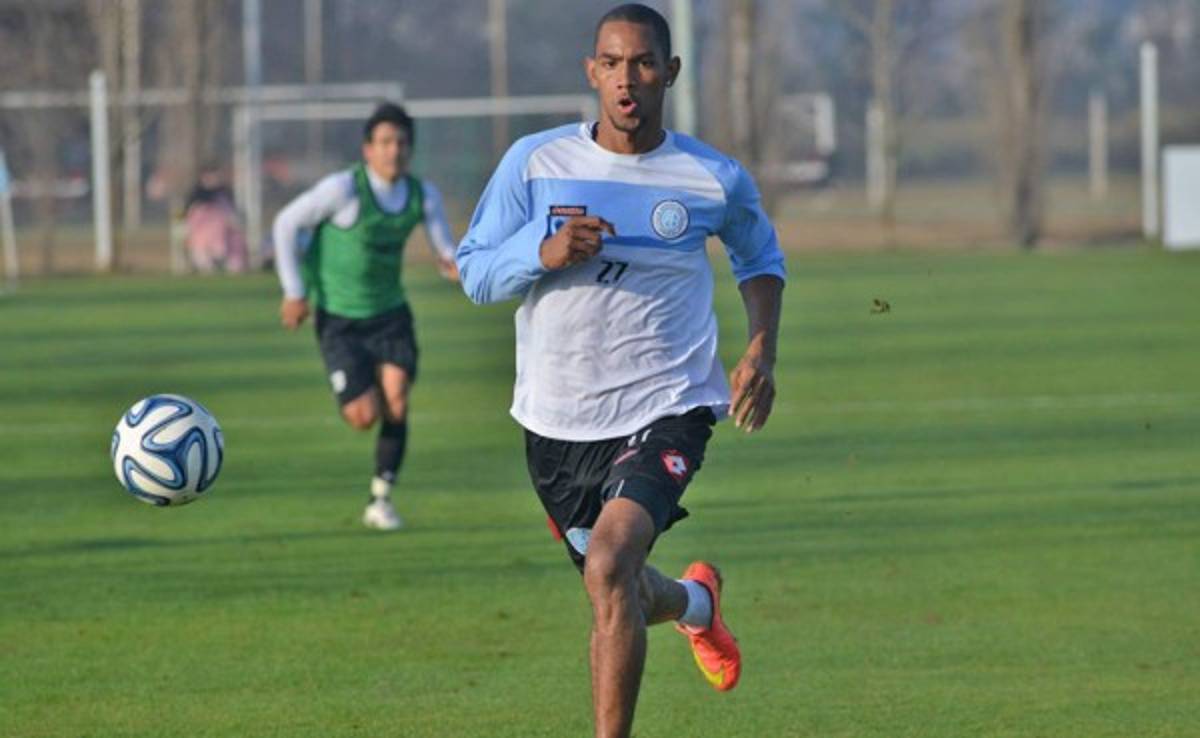 Jerry Bengtson sentencia su salida del Belgrano con una expulsión