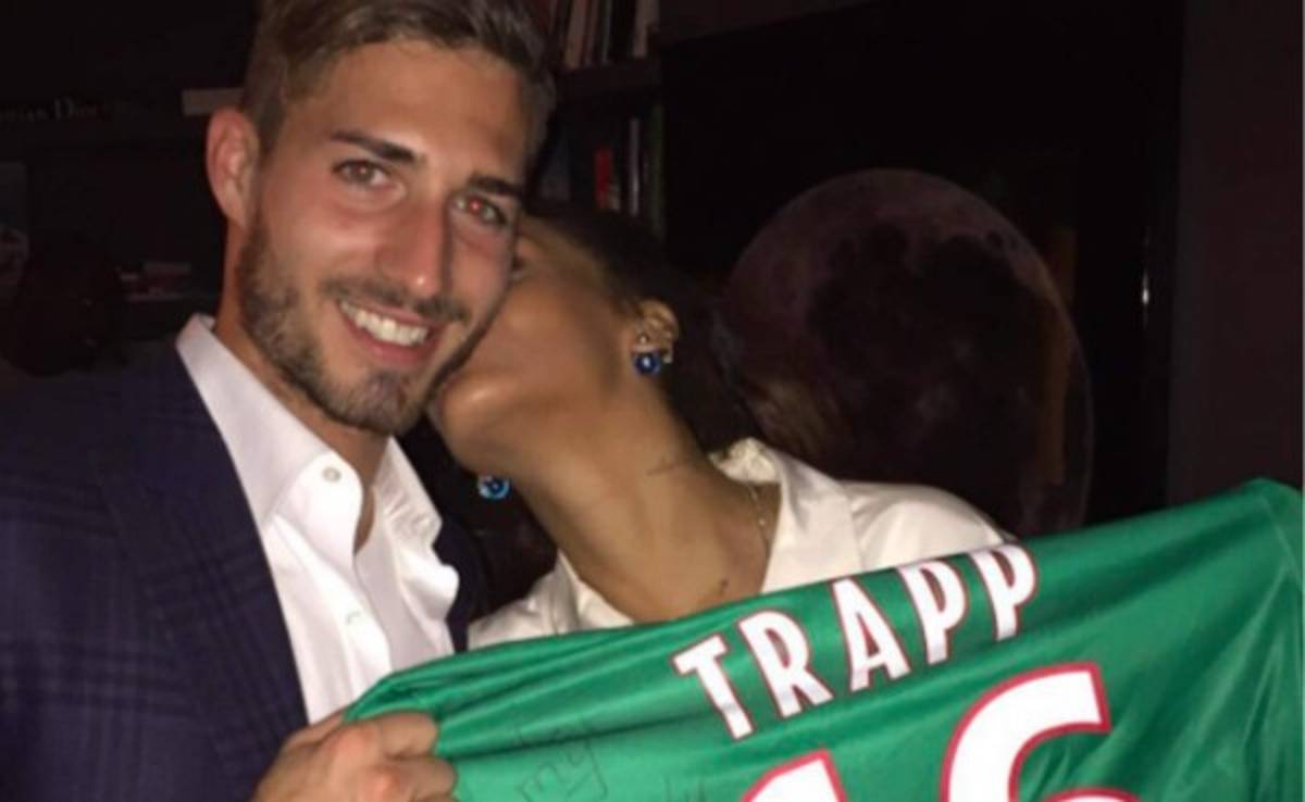 Rihanna y su beso cariñoso al portero del París Saint Germain